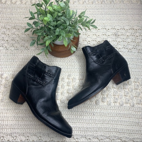 Vintage Shoes - THE WILD PAIR VINTAGE Women's Western Cowgirl Leather Heeled Boots Black 9.5